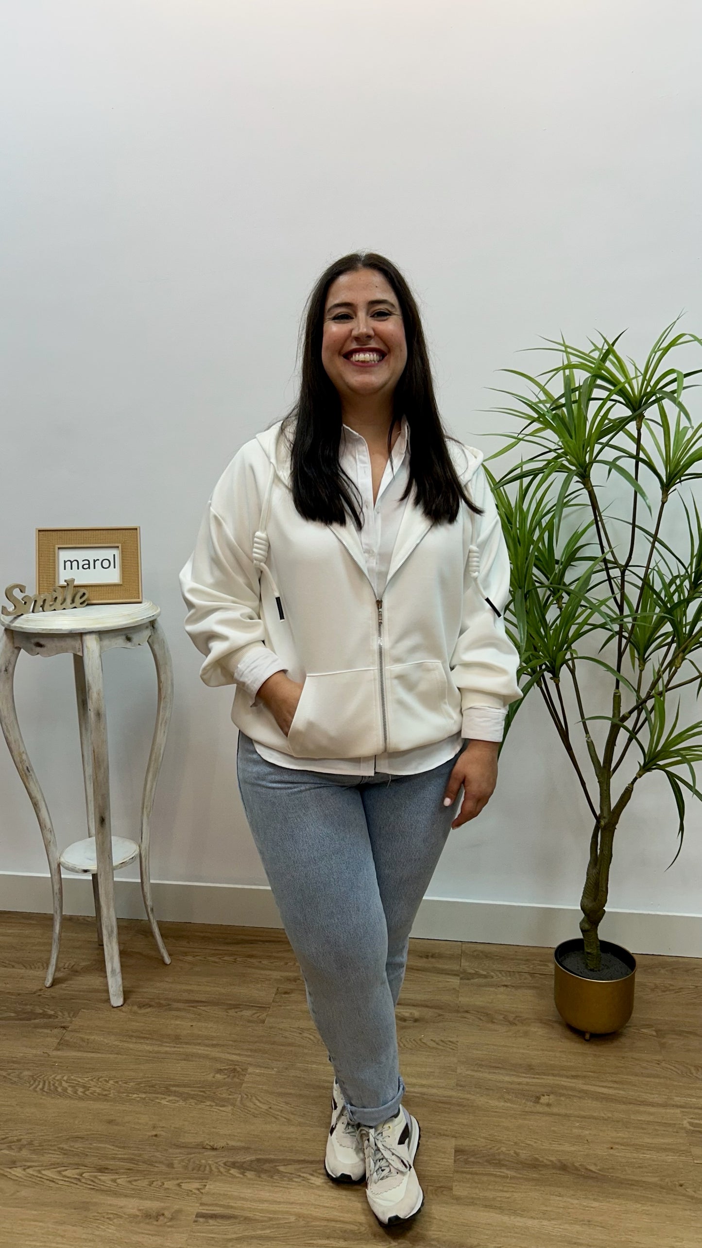 SUDADERA CAPUCHA BLANCA