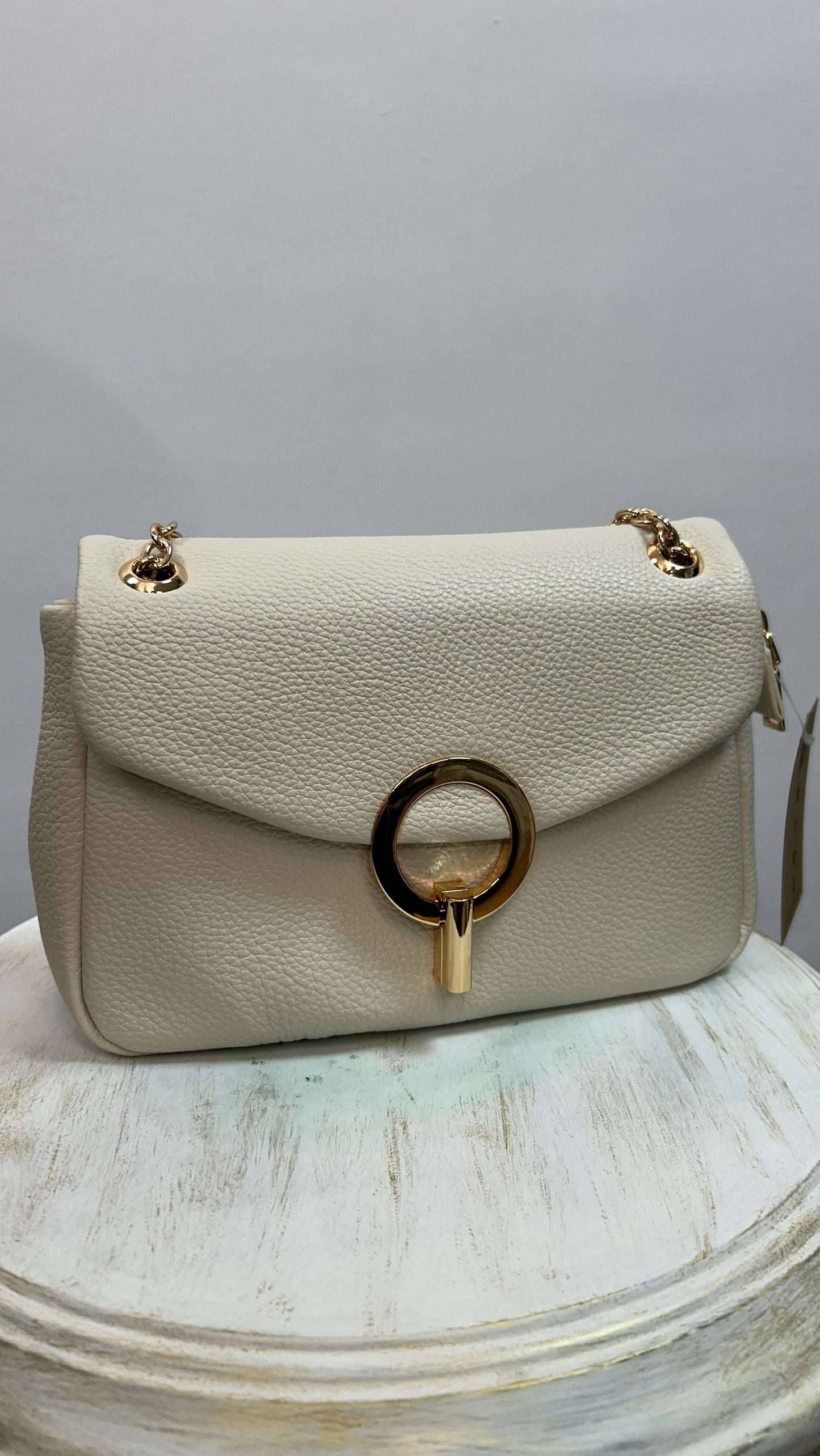 BOLSO SOLAPA CADENA BEIGE