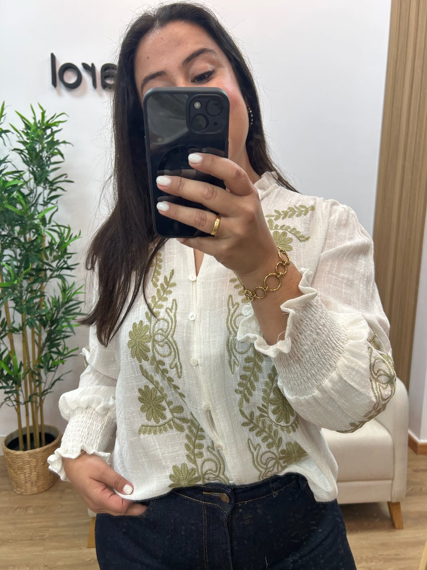 CAMISA BORDADA BEIGE