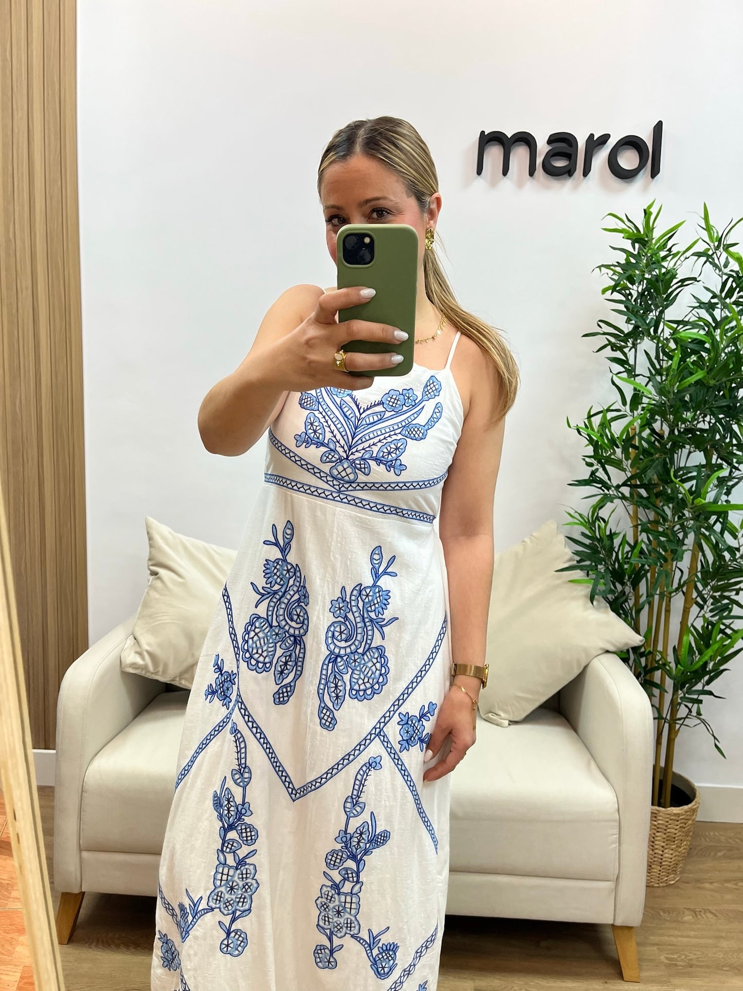 VESTIDO BORDADO FLOR