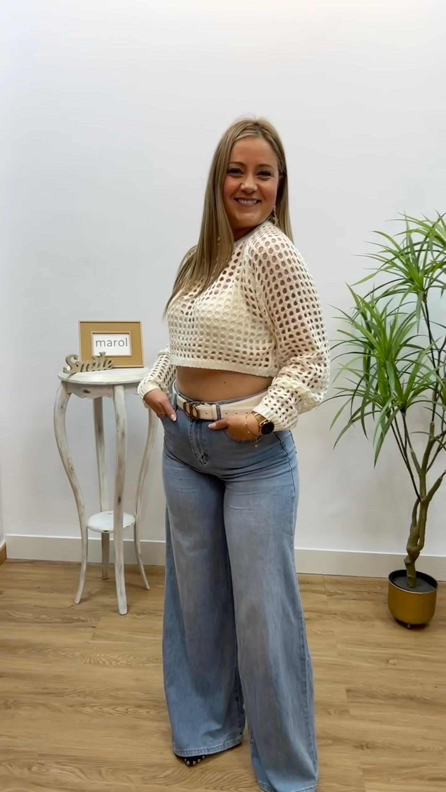 TOP PUNTO CALADO BEIGE