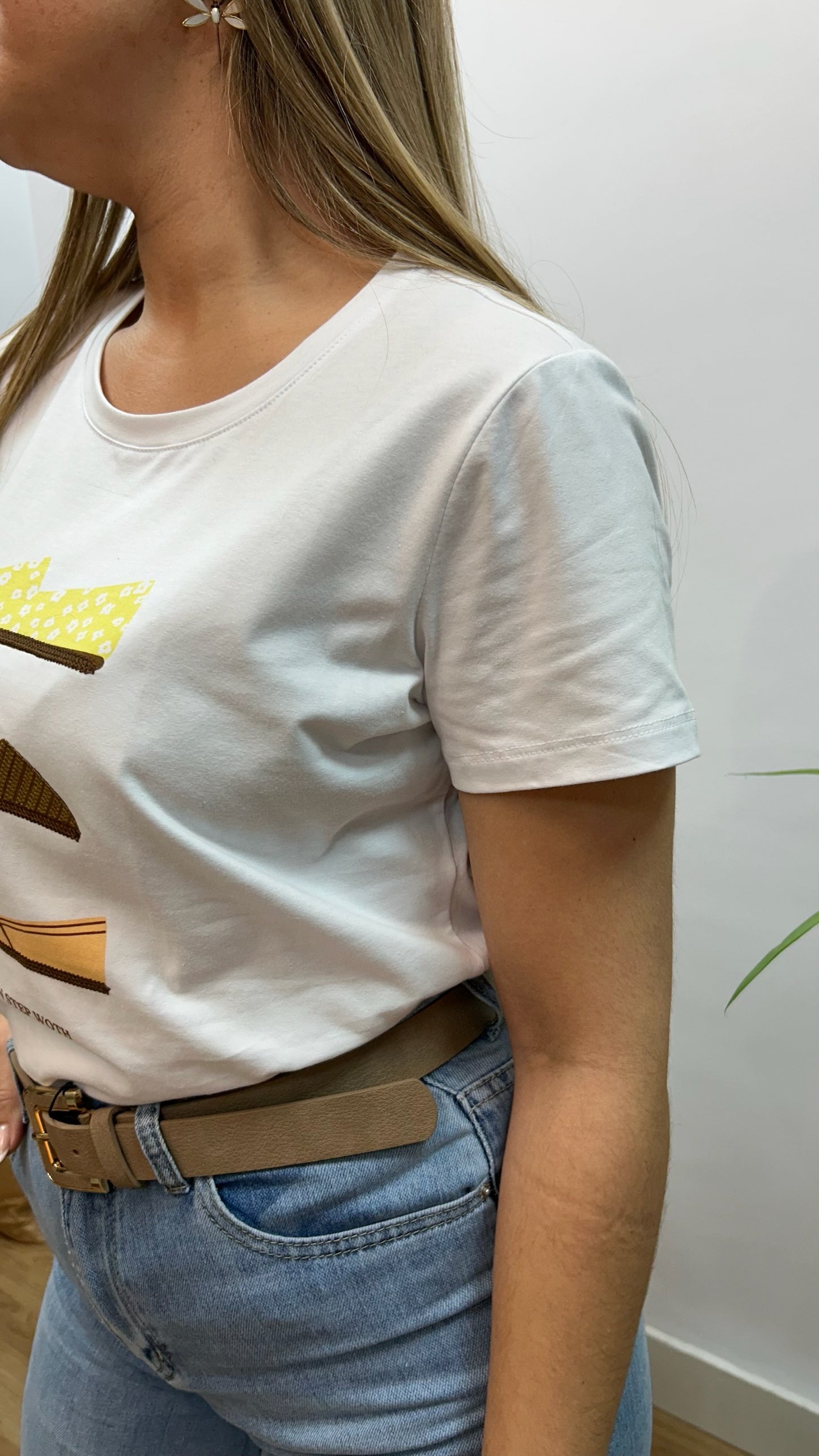 CAMISETA ZAPATOS BLANCA