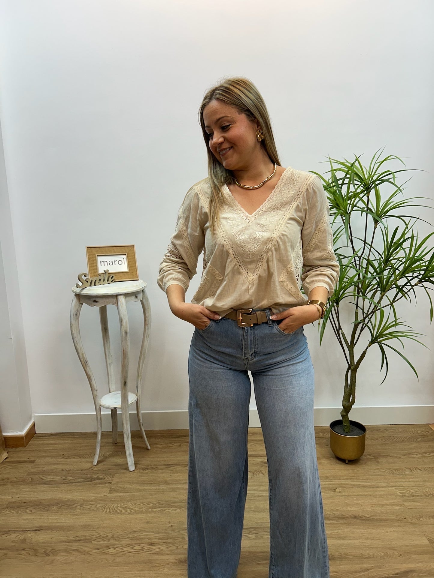 BLUSA LINO BORDADOS