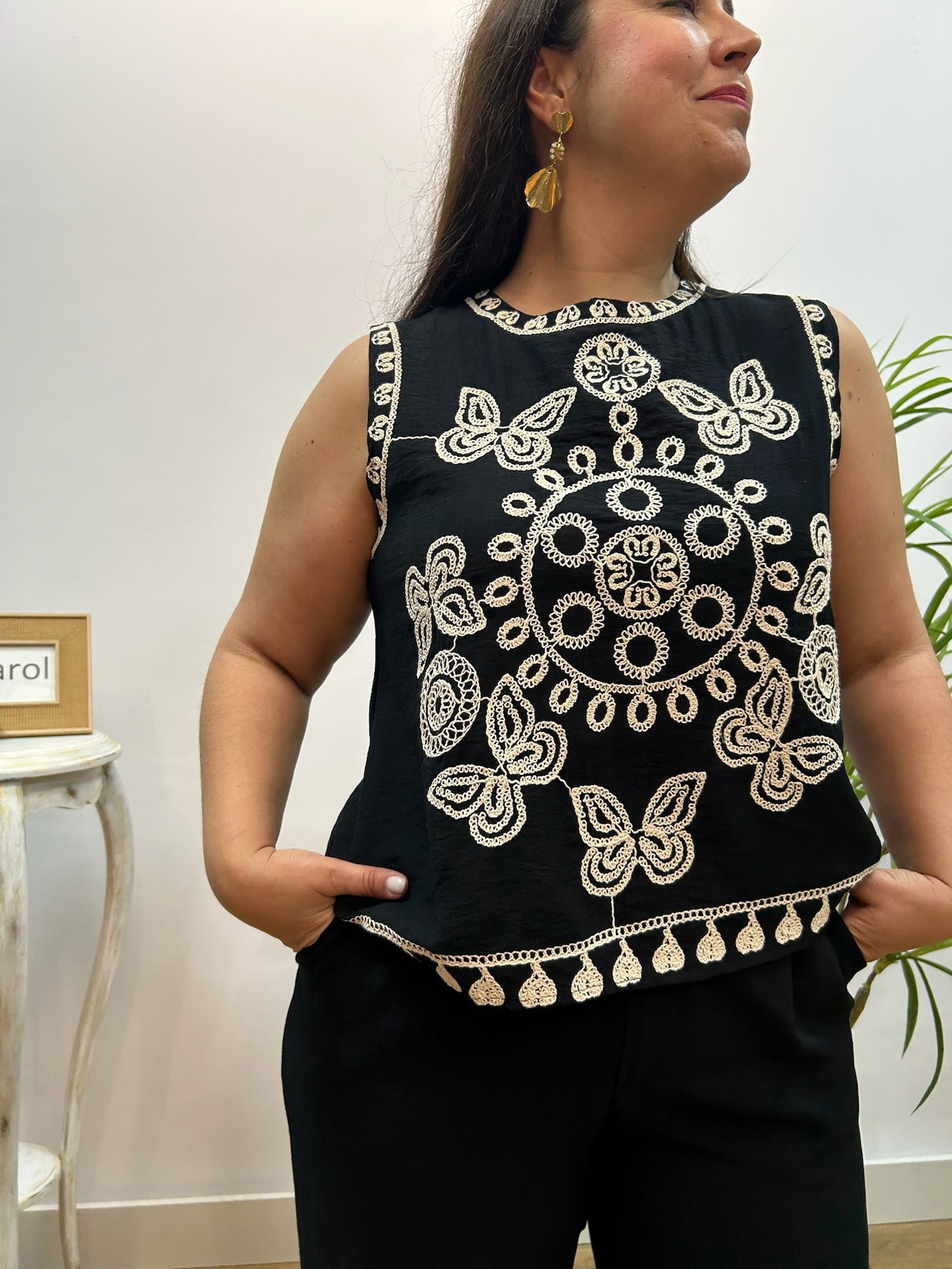CONJUNTO BORDADO NEGRO