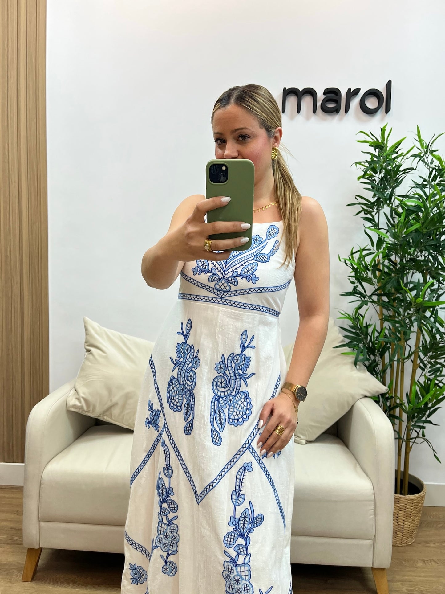 VESTIDO BORDADO FLOR